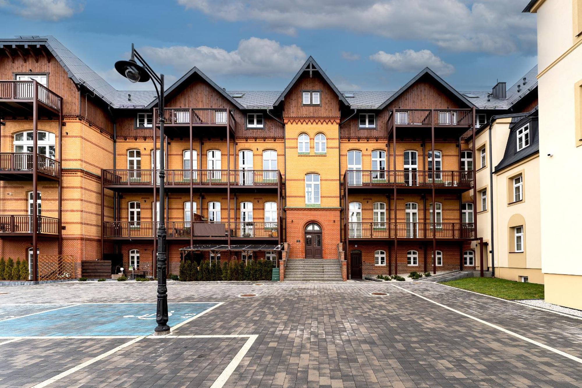 Apartament Inspirujacy - Z Prywatnym Monitorowanym Parkingiem - 4 Osobowy - Space Apart Jelenia Góra Εξωτερικό φωτογραφία